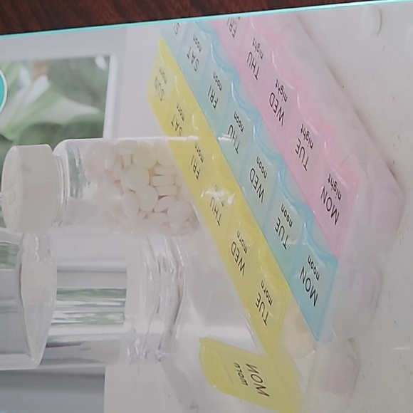 💊Weekly Pill Organizer - Picture 4 of 6